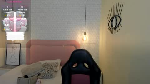  K I T T  Y  online show from February 12, 12:53 pm