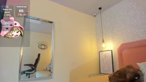  K I T T  Y  online show from October 28, 12:28 pm