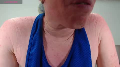 kittywhiteass online show from November 12, 2:25 am