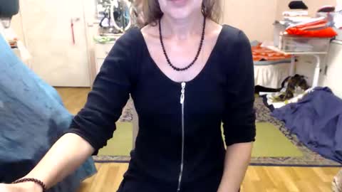 KiuminBerry online show from September 10, 1:23 pm