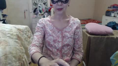 KiuminBerry online show from June 25, 12:10 pm