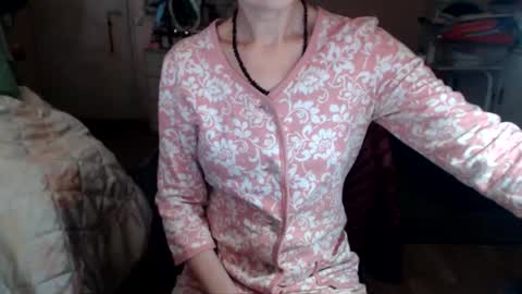 KiuminBerry online show from October 9, 11:59 am