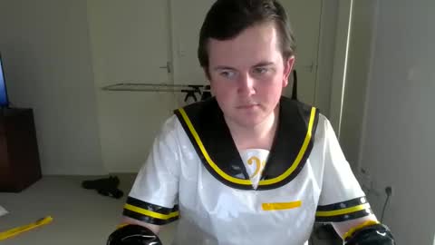 kiwi_twink21 online show from October 11, 3:11 am