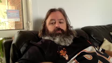 Kiwiabroad online show from December 22, 1:23 am