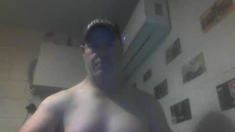 kiwiguy19773 online show from May 13, 7:51 am