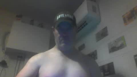 kiwiguy19773 online show from May 14, 8:01 am