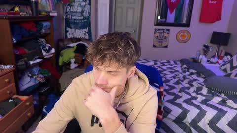 Kyle online show from January 1, 2:52 pm