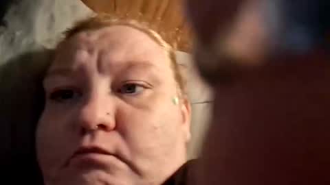 kmarie1196 online show from May 13, 10:36 am