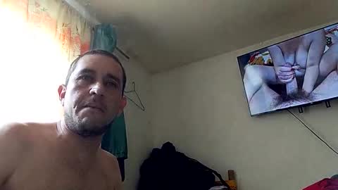 Snapshot of kmilo273079 chatting on October 6, 6:37 pm juan online show from October 6, 6:37 pm