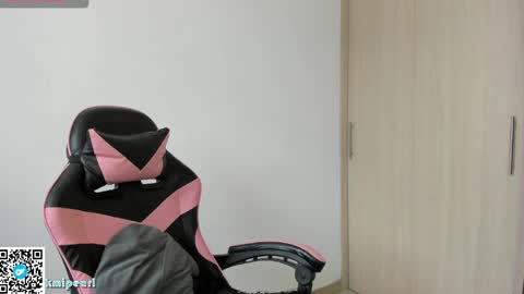 Camila Reyes online show from April 10, 3:17 pm