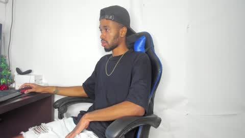 kofi online show from December 25, 1:31 am