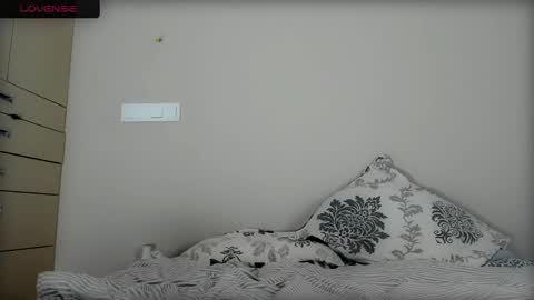 Lisa      online show from February 17, 7:33 pm