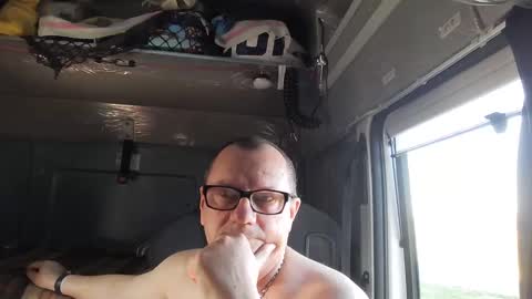 Snapshot of komputer123456789 chatting on March 8, 8:33 am Bogdan online show from March 8, 8:33 am