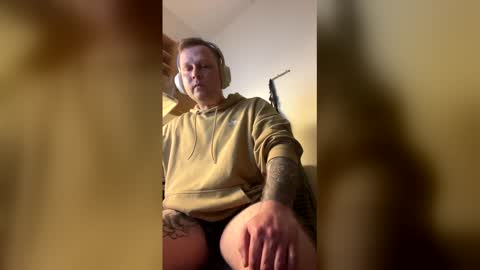 kongmikkel online show from May 22, 2:07 am