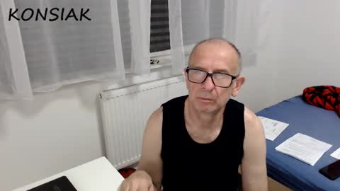 Snapshot of konsiak chatting on October 13, 6:54 pm Komsiak online show from October 13, 6:54 pm