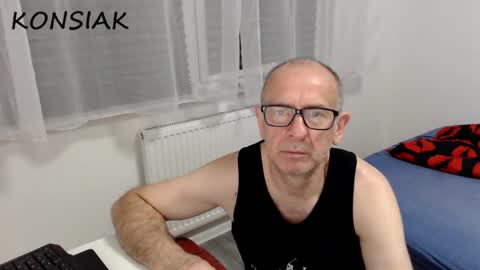 Snapshot of konsiak chatting on October 14, 8:45 pm Komsiak online show from October 14, 8:45 pm