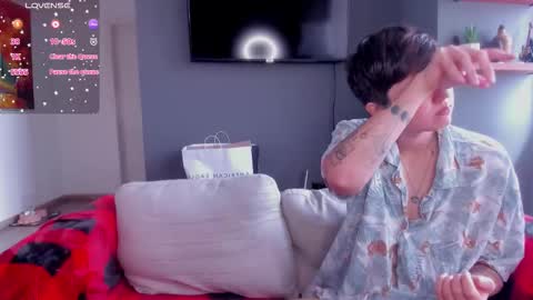 Twiix online show from February 3, 3:27 pm