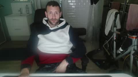 Snapshot of krevett80800 chatting on October 29, 12:51 pm krevett80800 online show from October 29, 12:51 pm