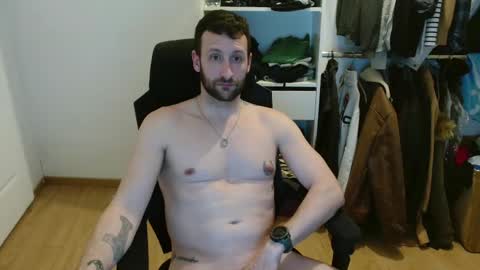 Snapshot of krevett80800 chatting on January 25, 7:18 pm krevett80800 online show from January 25, 7:18 pm