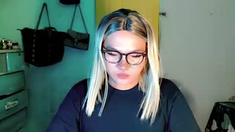 krezikeed online show from May 14, 10:13 am