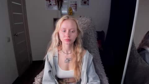 kris_grant online show from November 29, 10:34 am