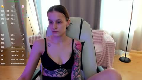 krisdoeil online show from February 3, 6:40 am