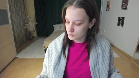 krisdoeil online show from February 10, 2:03 am