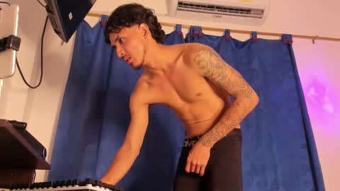 Kriss online show from December 14, 1:12 am