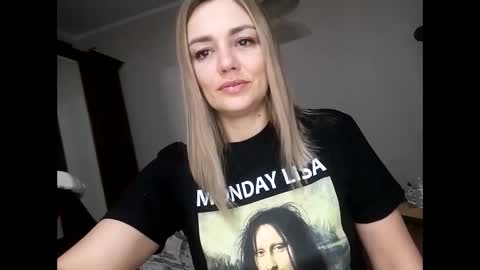 Snapshot of krisssexi chatting on February 3, 5:24 pm KrissSexi online show from February 3, 5:24 pm