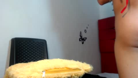 Snapshot of kristaltsxxx chatting on February 23, 7:07 pm kristal online show from February 23, 7:07 pm