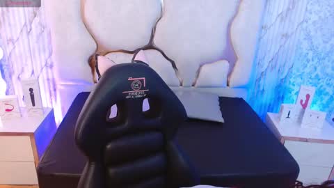 kristen_tay online show from December 15, 3:24 am