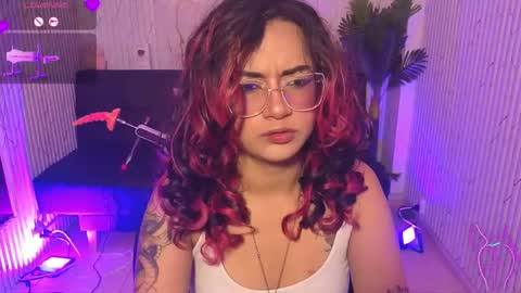 kristen_tay online show from April 18, 3:30 am