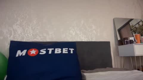 KristenFlame online show from January 12, 12:55 pm