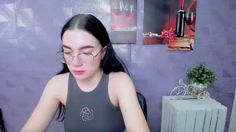 Kristen online show from November 17, 9:45 am