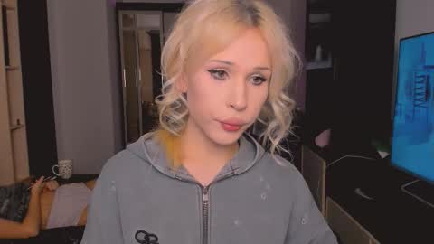 kristialsoopp online show from December 20, 12:06 am