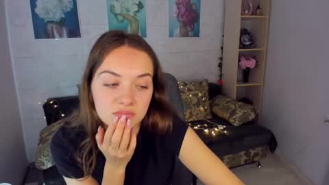 Snapshot of kristinalevis chatting on January 27, 2:35 pm Kristina online show from January 27, 2:35 pm