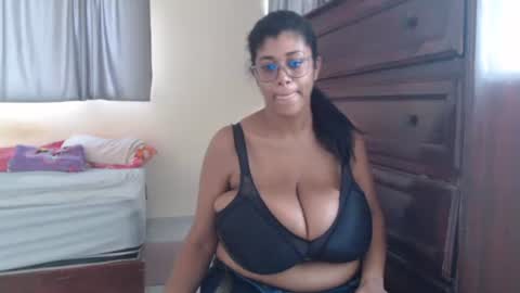 KristinaMilan online show from October 20, 12:43 pm