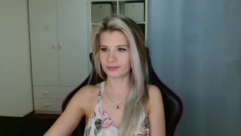 KristineAmore online show from March 5, 7:39 am