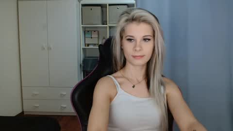 KristineAmore online show from April 16, 6:35 am