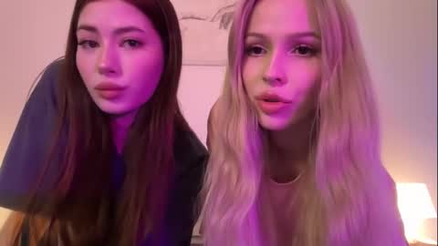 Snapshot of kristy_babe chatting on September 9, 9:04 pm Kristy and Alice online show from September 9, 9:04 pm