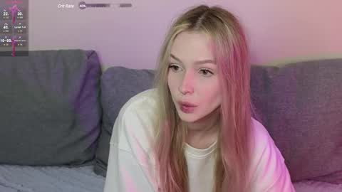 Snapshot of kristy_babe chatting on January 22, 9:32 pm Kristy and Alice online show from January 22, 9:32 pm