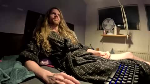 Krullz online show from December 3, 10:32 pm