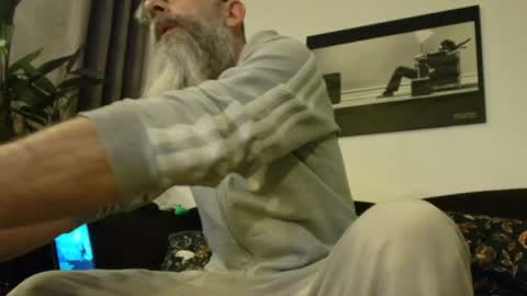 krummersaebel online show from April 15, 7:58 pm