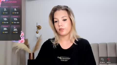Snapshot of ksusha__sweet chatting on September 22, 9:30 pm Lady online show from September 22, 9:30 pm