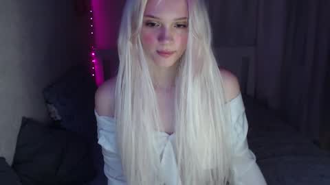 Emilia online show from March 7, 8:11 pm