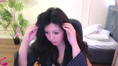 Ren online show from April 12, 8:18 am