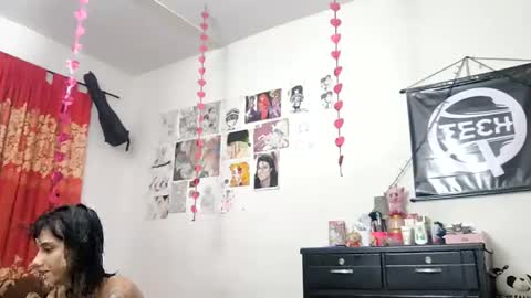 Kuromi Less online show from February 1, 2:05 am