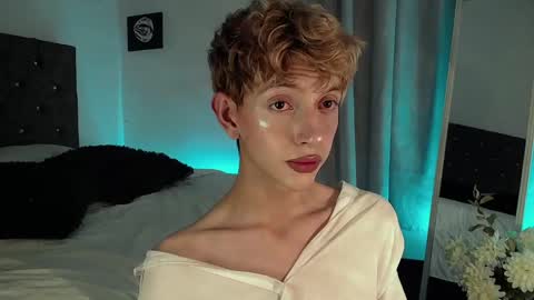 Kyle Cooper online show from December 29, 5:21 am