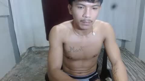 kyle_lourence online show from April 29, 10:03 pm