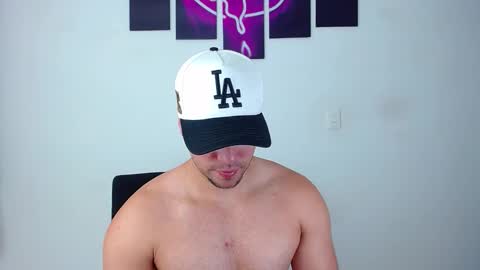 Kyle Wilson   Follow me online show from December 18, 9:10 pm